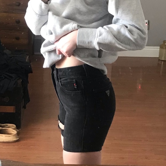 REWORKED GUESS SHORTS - Picture 4 of 4